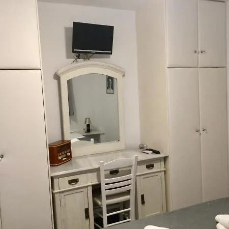 Filia's Mykonos Town